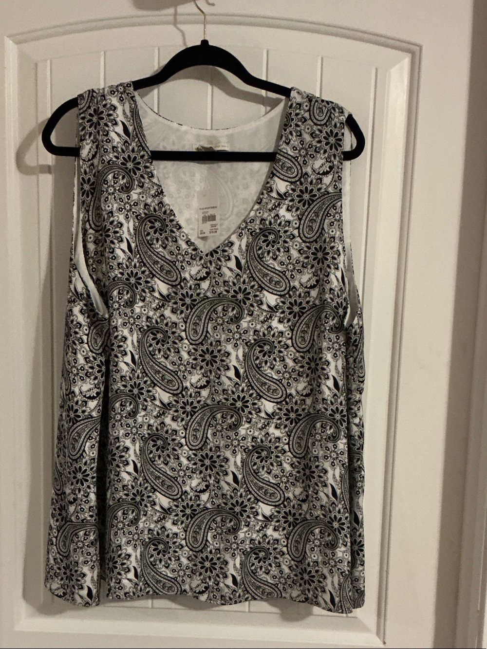 Cato Black & White Paisley V-Neck Tank